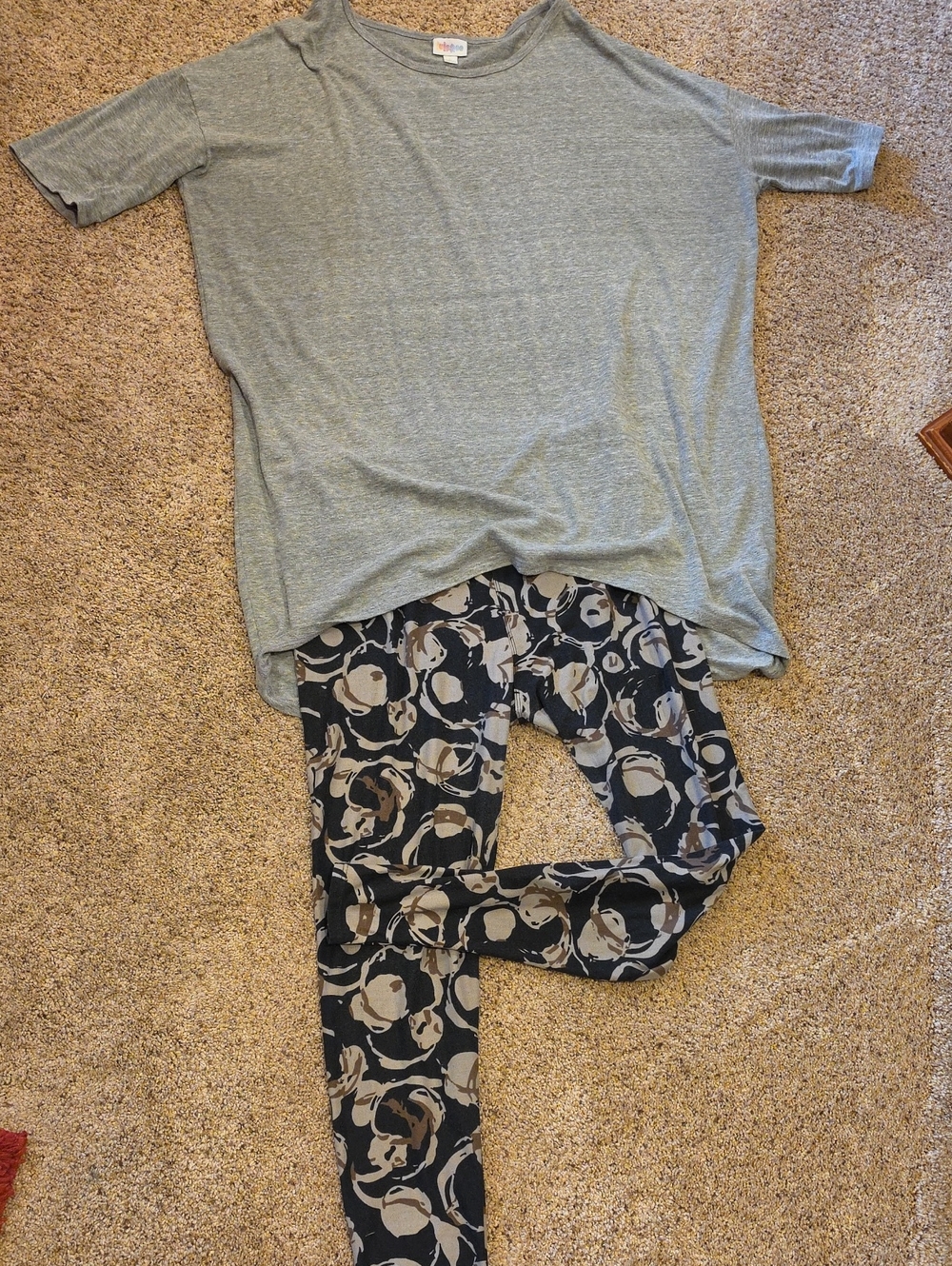 LuLaRoe Heather Gray Top with Black and Tan Floral Leggings